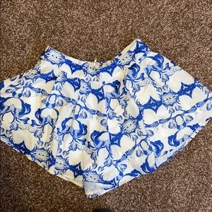 Printed flowing shorts